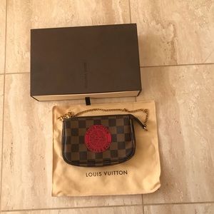Louis Vuitton mini pochette accessories